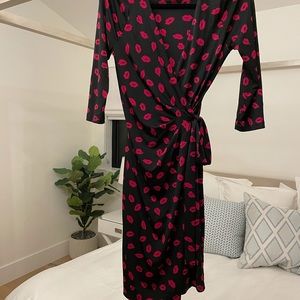 Maternity Pea in the Pod lips wrap dress